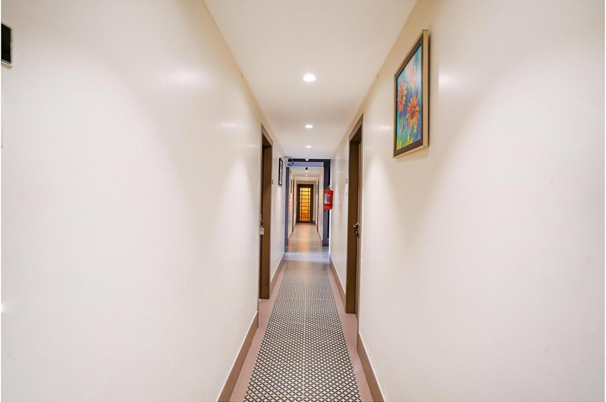 Hotel Gargi Deluxe Pune Ngoại thất bức ảnh