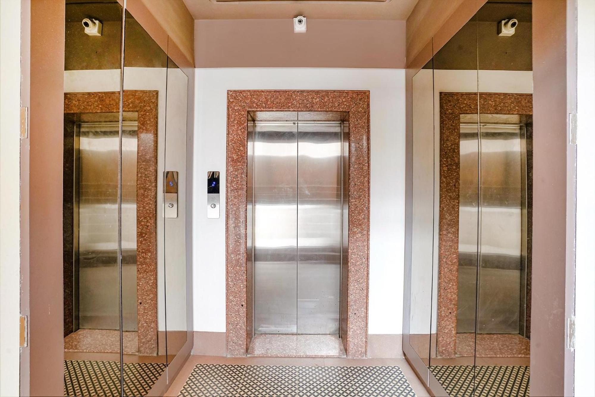 Hotel Gargi Deluxe Pune Ngoại thất bức ảnh