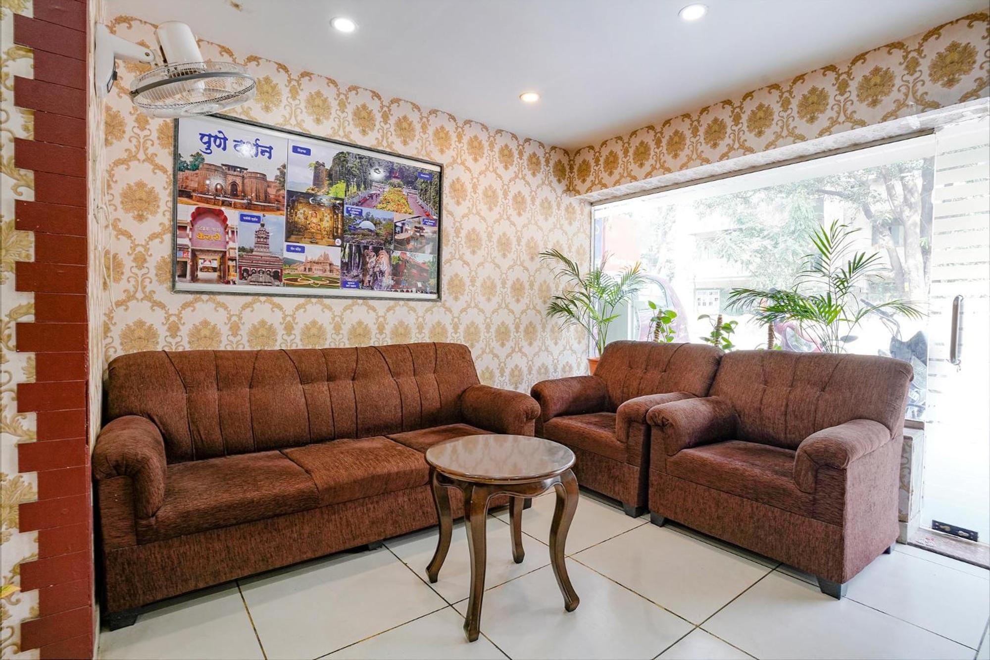 Hotel Gargi Deluxe Pune Ngoại thất bức ảnh