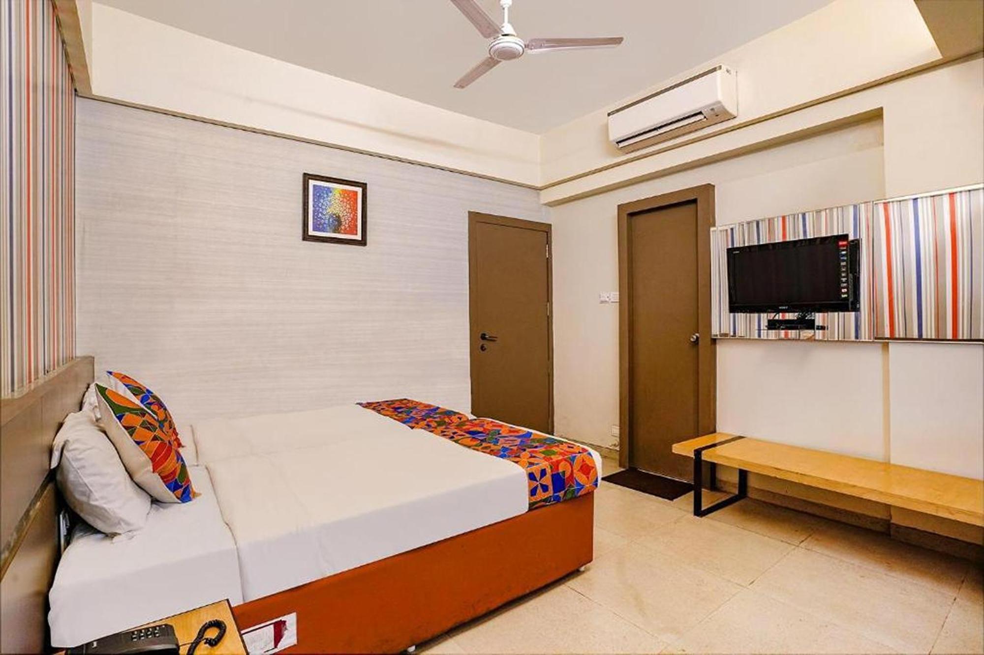 Hotel Gargi Deluxe Pune Ngoại thất bức ảnh