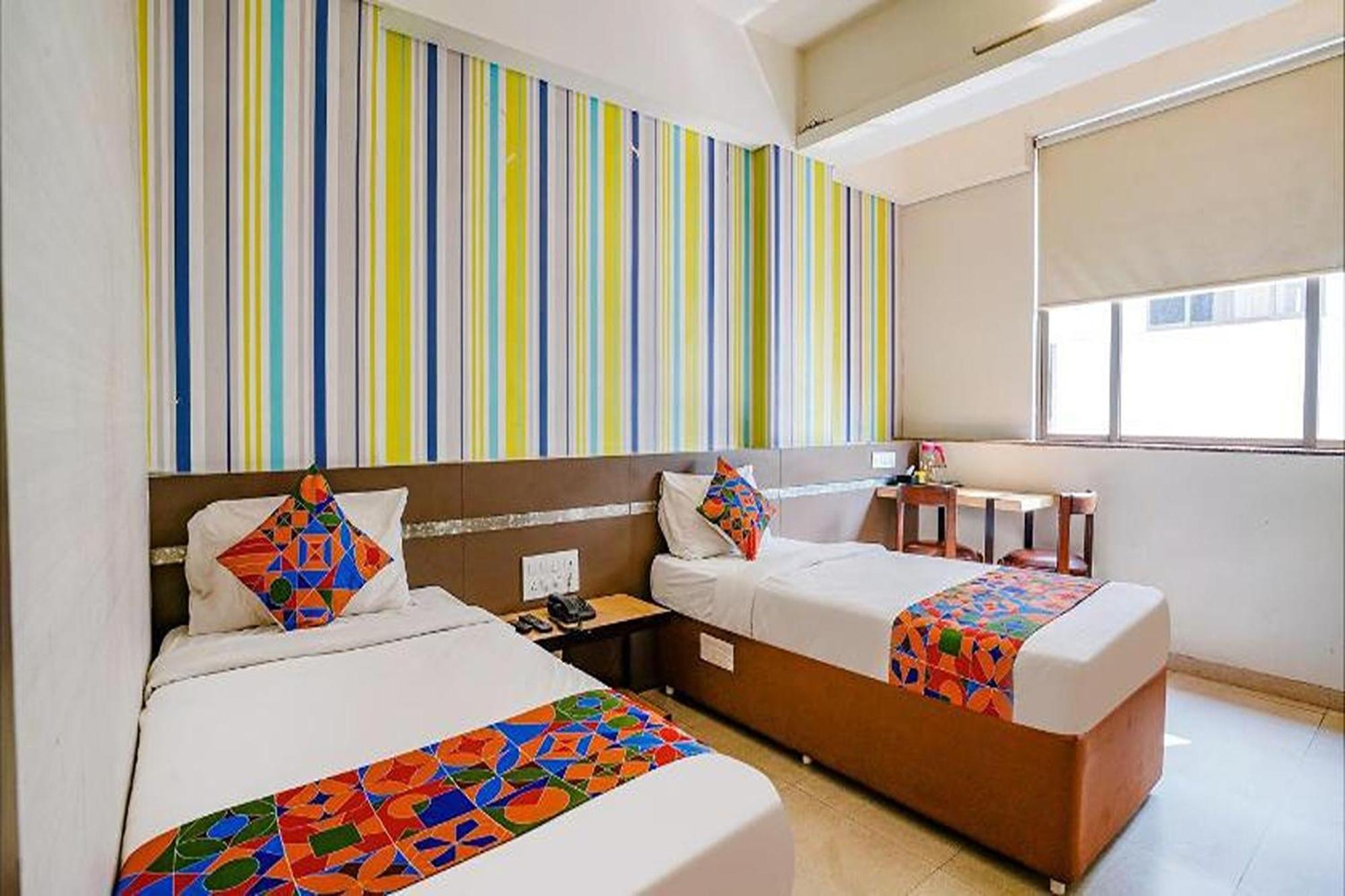 Hotel Gargi Deluxe Pune Ngoại thất bức ảnh